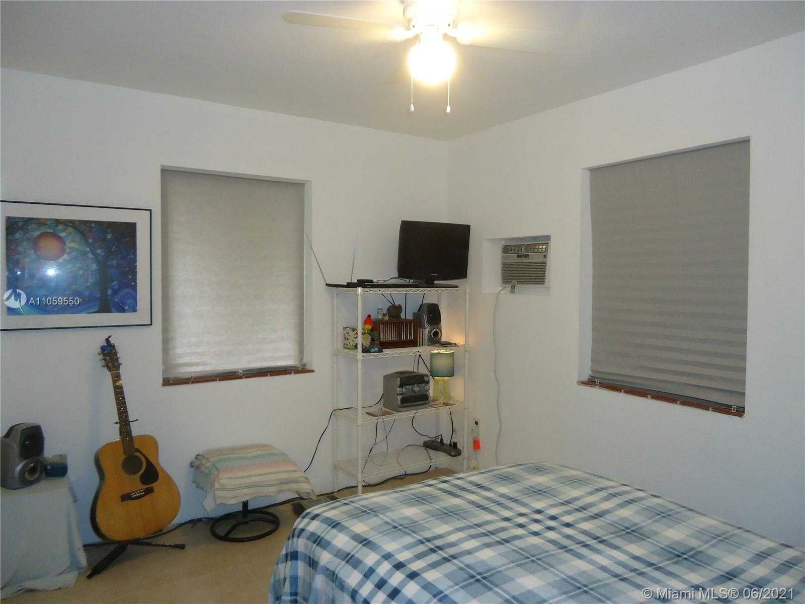 Small Image of 1350 NORTH EAST 153RD ST, North Miami Beach Number 15
