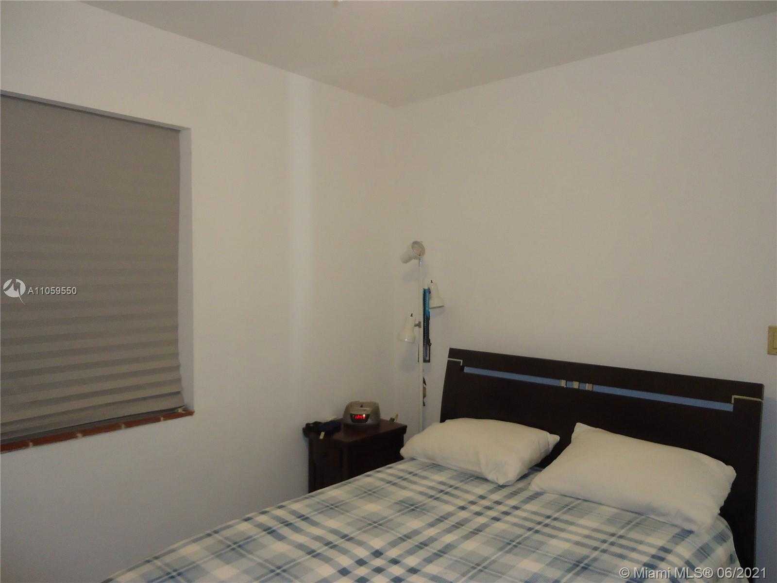 Small Image of 1350 NORTH EAST 153RD ST, North Miami Beach Number 18