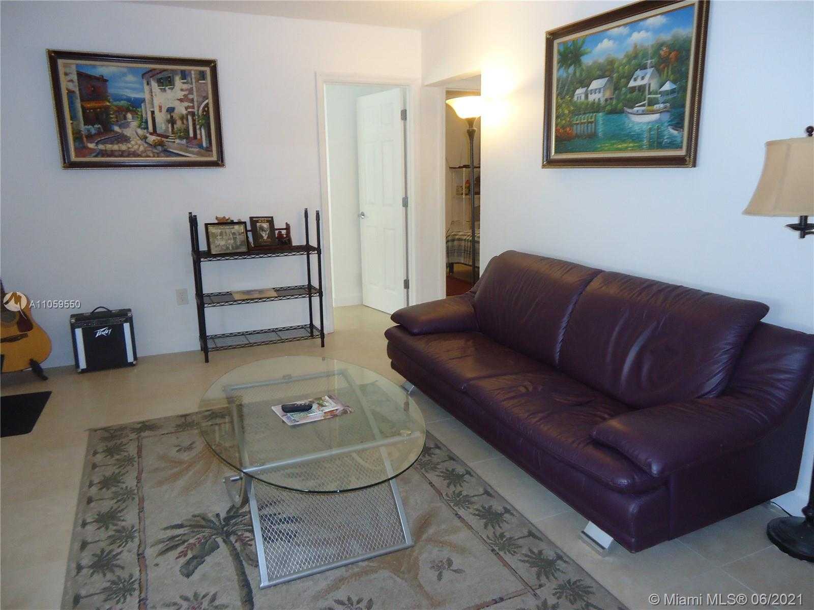 Small Image of 1350 NORTH EAST 153RD ST, North Miami Beach Number 5