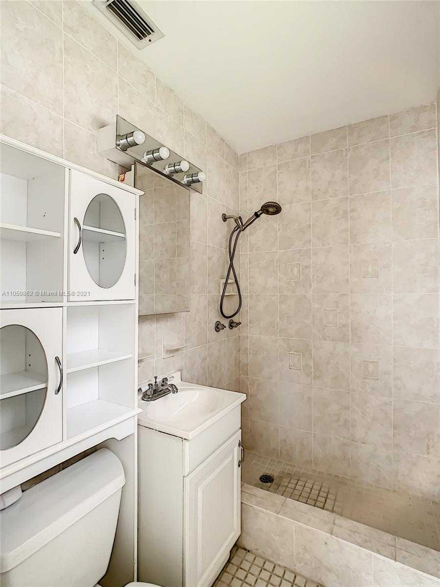 Small Image of 1001 ORANGE ISLE, Fort Lauderdale Number 24