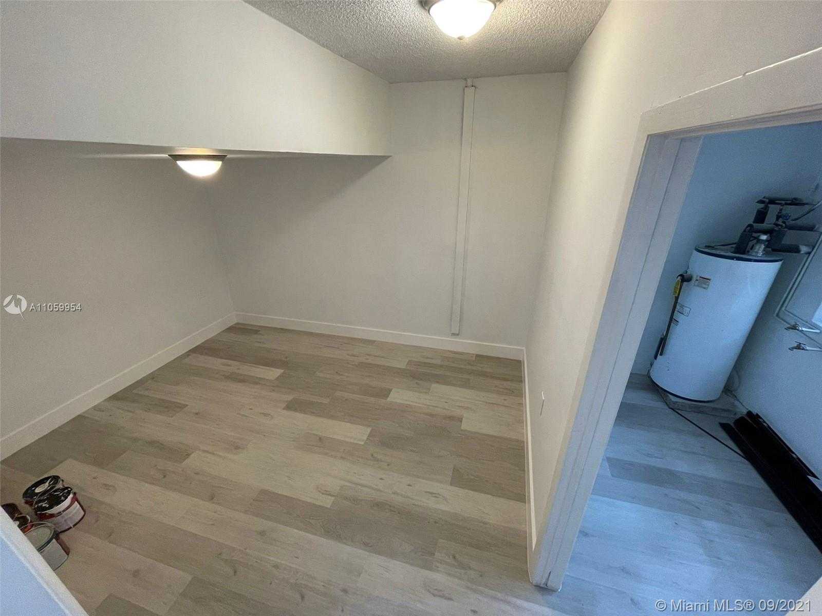 Small Image of 3429 FOXCROFT RD, Miramar Number 10