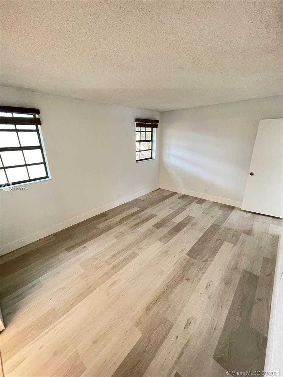 Small Image of 3429 FOXCROFT RD, Miramar Number 16