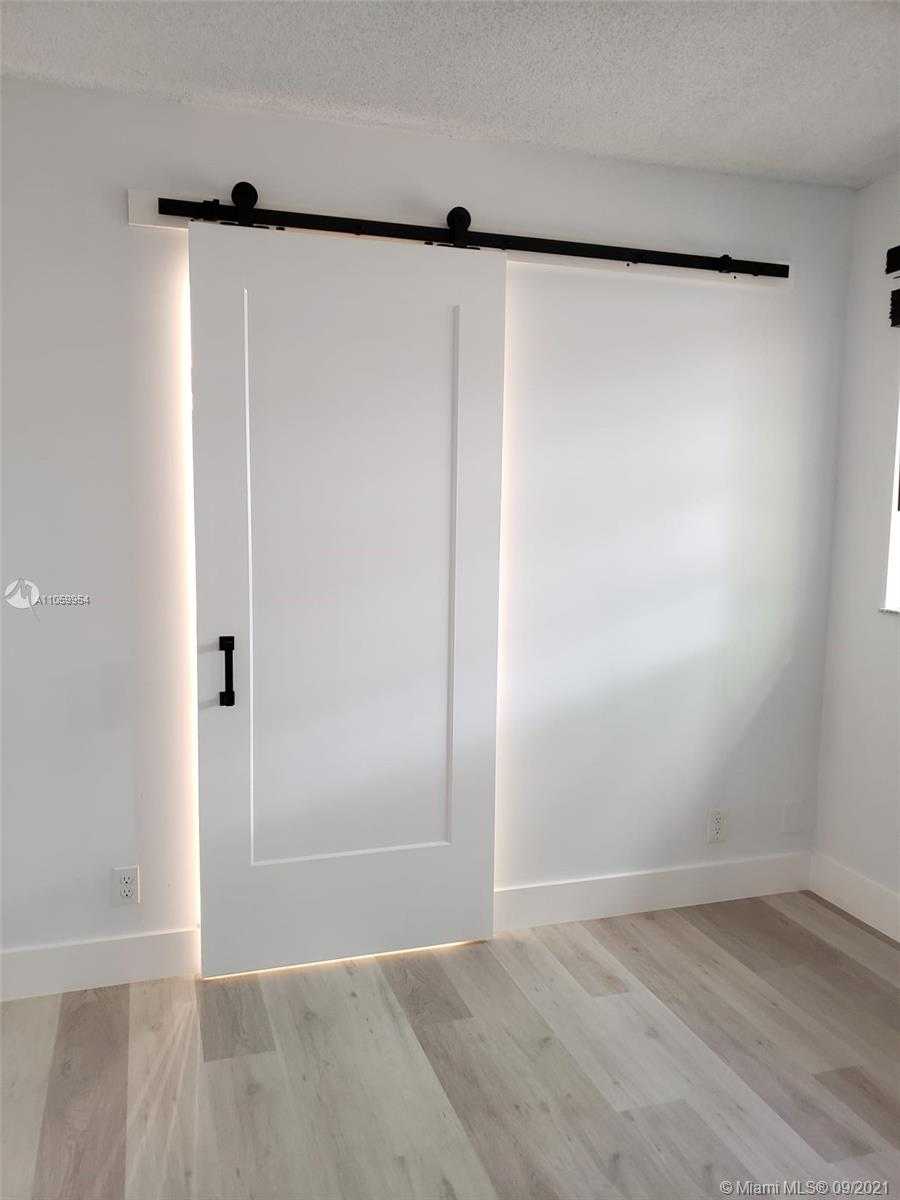 Small Image of 3429 FOXCROFT RD, Miramar Number 17