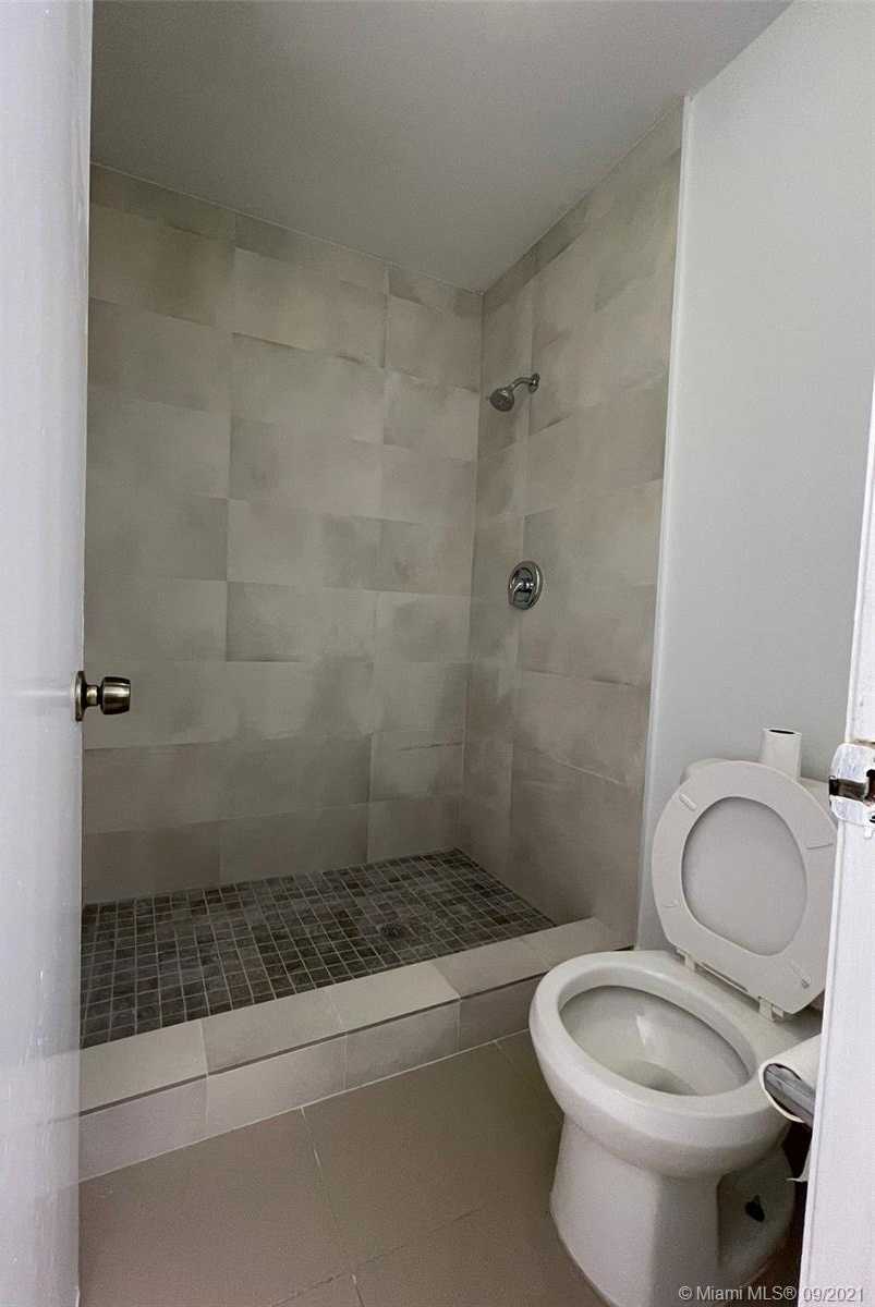 Small Image of 3429 FOXCROFT RD, Miramar Number 20