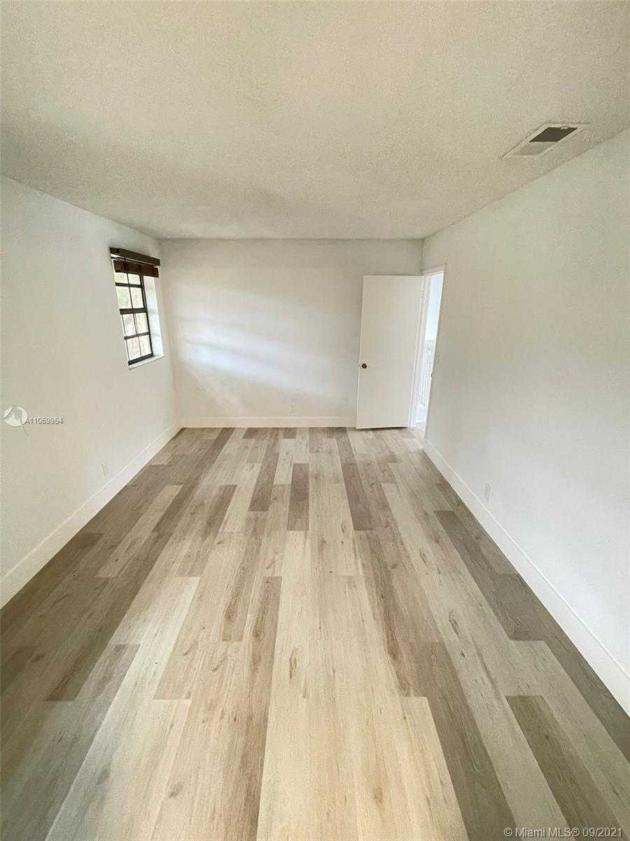 Small Image of 3429 FOXCROFT RD, Miramar Number 21