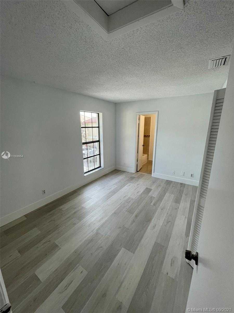 Small Image of 3429 FOXCROFT RD, Miramar Number 22