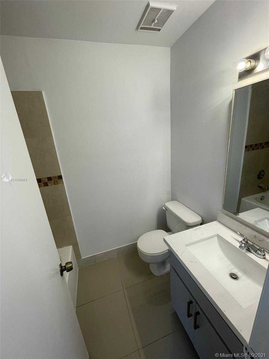 Small Image of 3429 FOXCROFT RD, Miramar Number 23