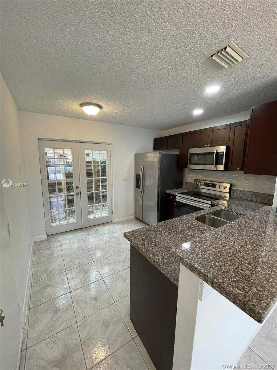 Small Image of 3429 FOXCROFT RD, Miramar Number 7