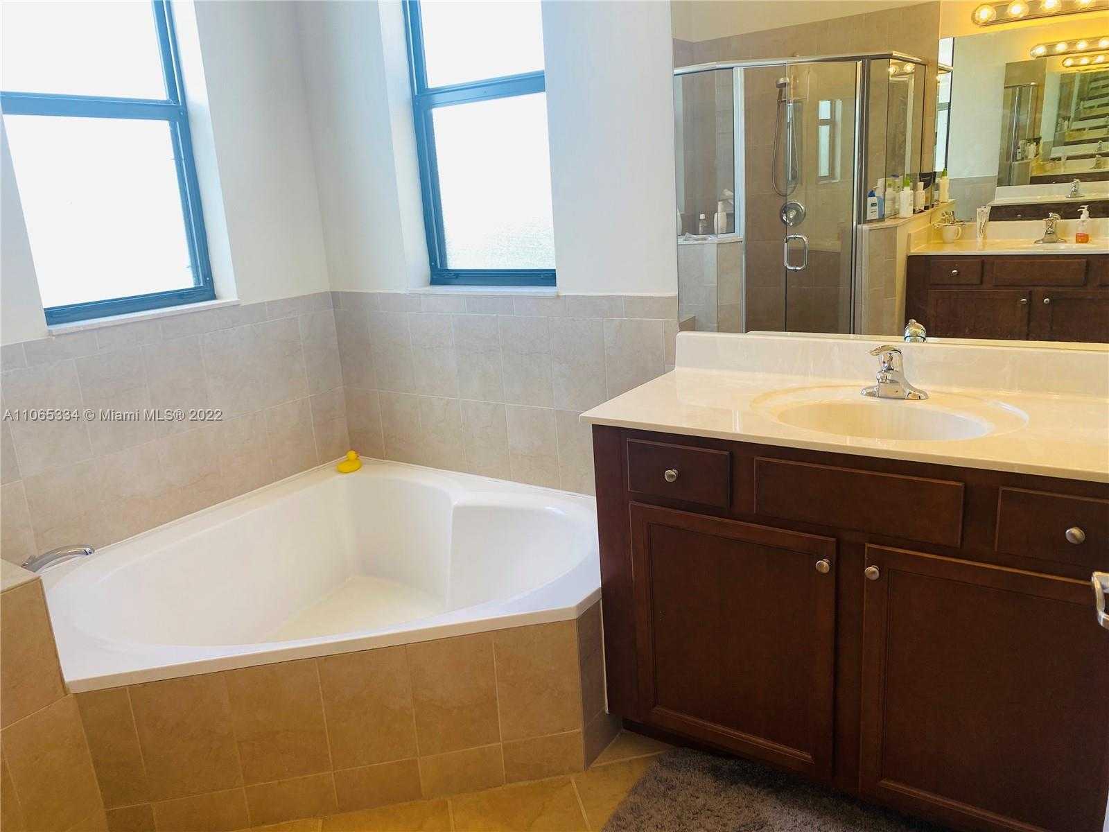 Small Image of 8748 WEST 33RD AVE, Hialeah Number 13