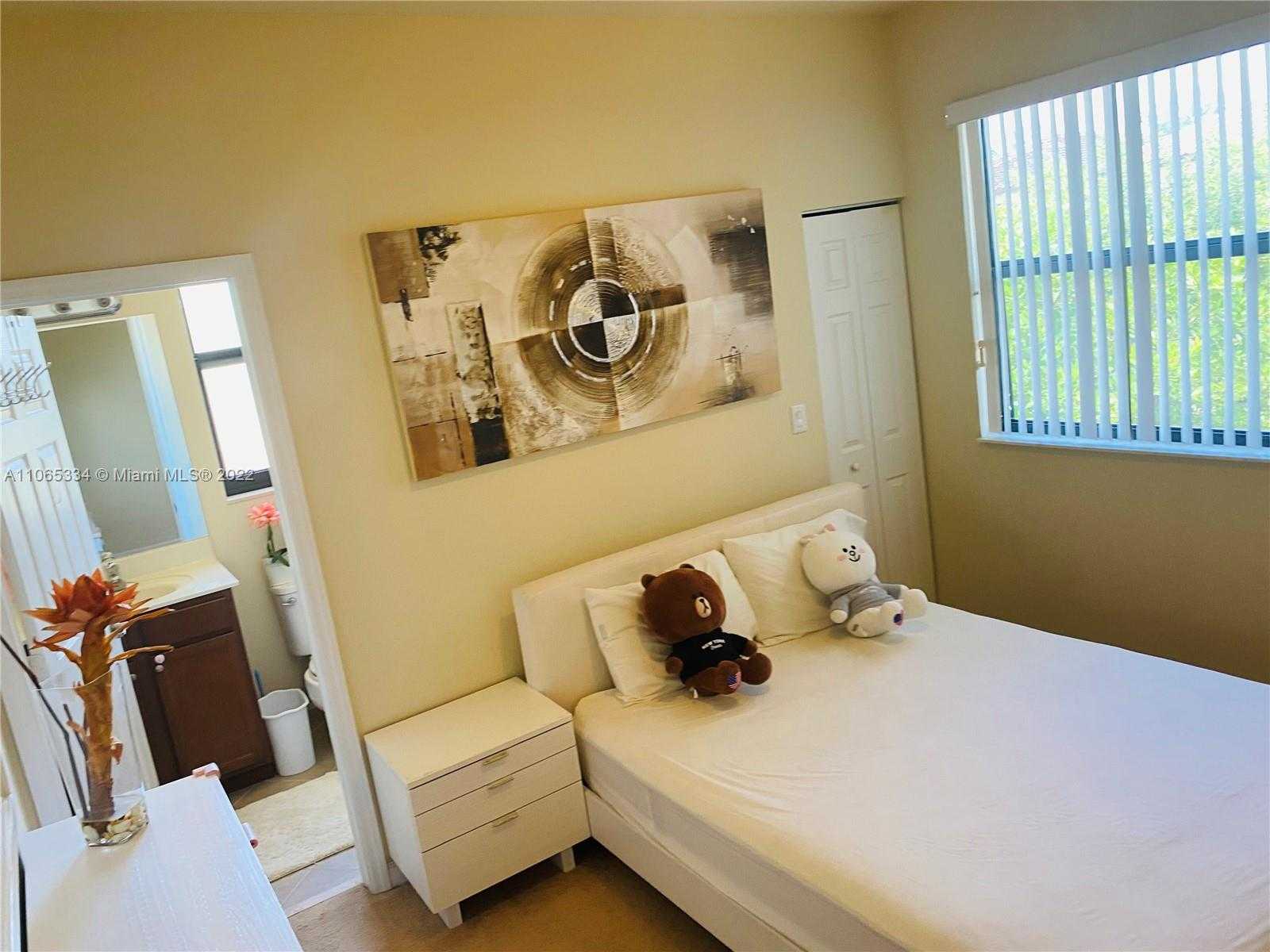 Small Image of 8748 WEST 33RD AVE, Hialeah Number 18