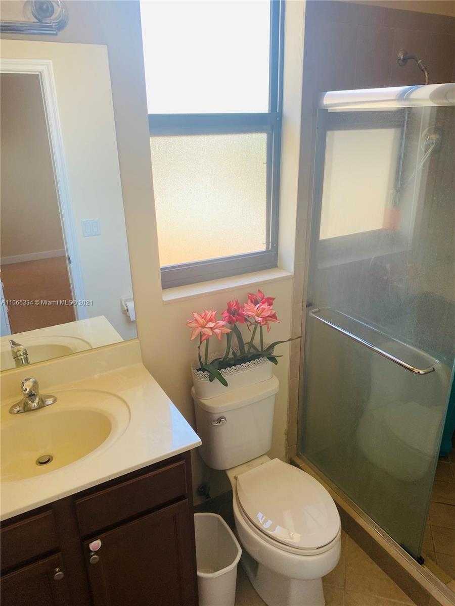 Small Image of 8748 WEST 33RD AVE, Hialeah Number 19