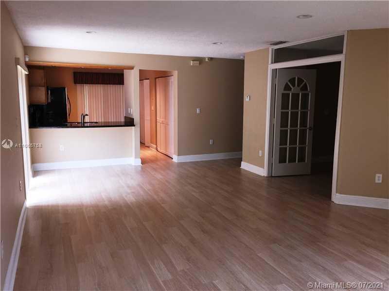 Small Image of 5757 NORTH WEST 97TH PL, Doral Number 2