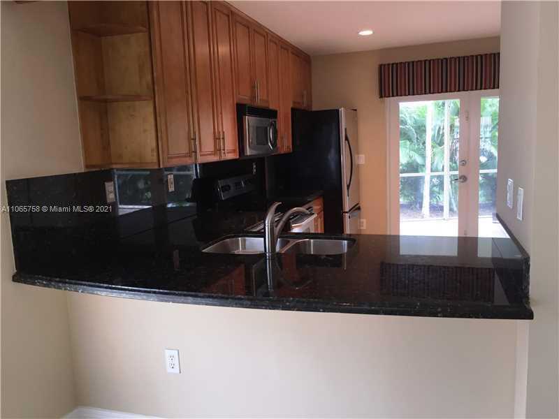 Small Image of 5757 NORTH WEST 97TH PL, Doral Number 4