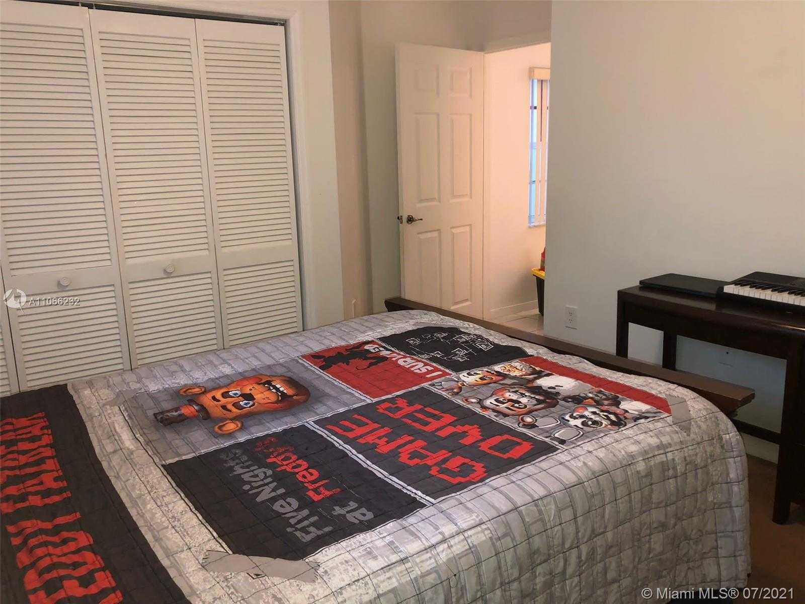 Small Image of 10613 NORTH WEST 57TH ST, Doral Number 19