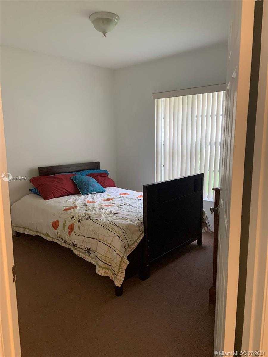 Small Image of 10613 NORTH WEST 57TH ST, Doral Number 22
