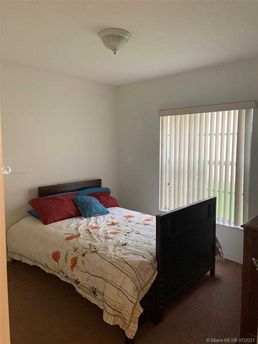 Small Image of 10613 NORTH WEST 57TH ST, Doral Number 24