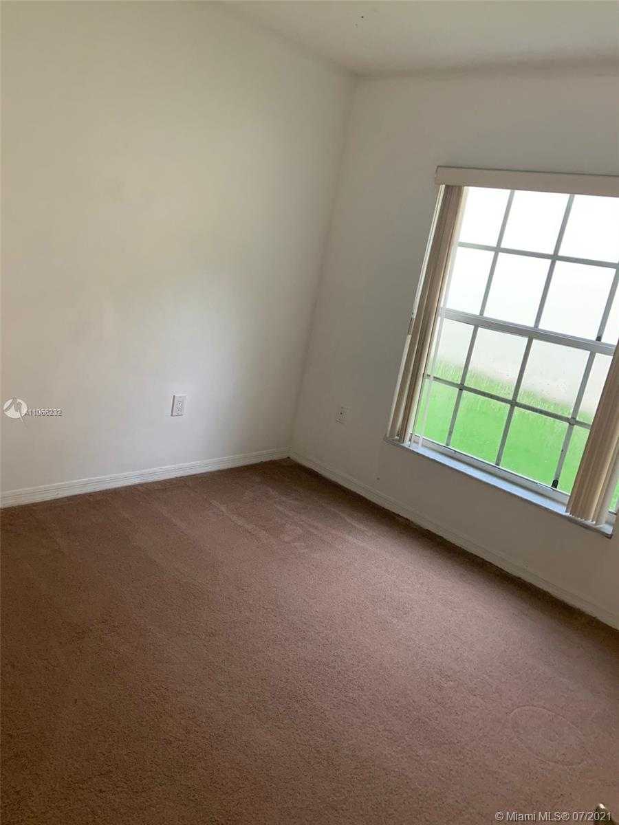 Small Image of 10613 NORTH WEST 57TH ST, Doral Number 28