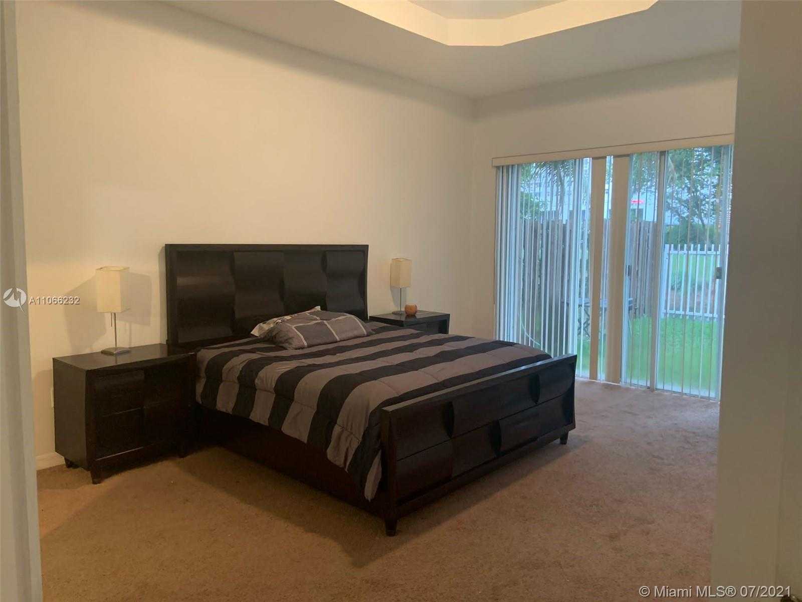 Small Image of 10613 NORTH WEST 57TH ST, Doral Number 29