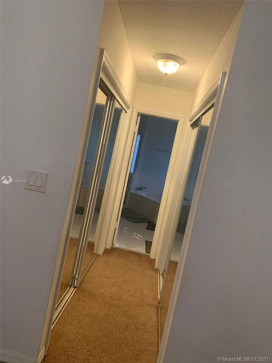 Small Image of 10613 NORTH WEST 57TH ST, Doral Number 32