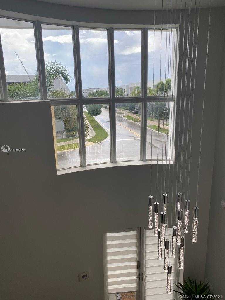 Small Image of 7509 NORTH WEST 99TH AVE, Doral Number 6