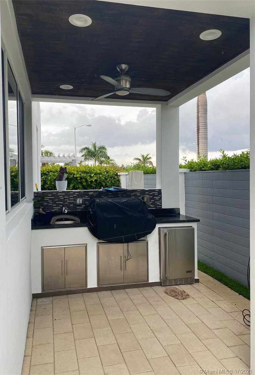 Small Image of 7509 NORTH WEST 99TH AVE, Doral Number 7