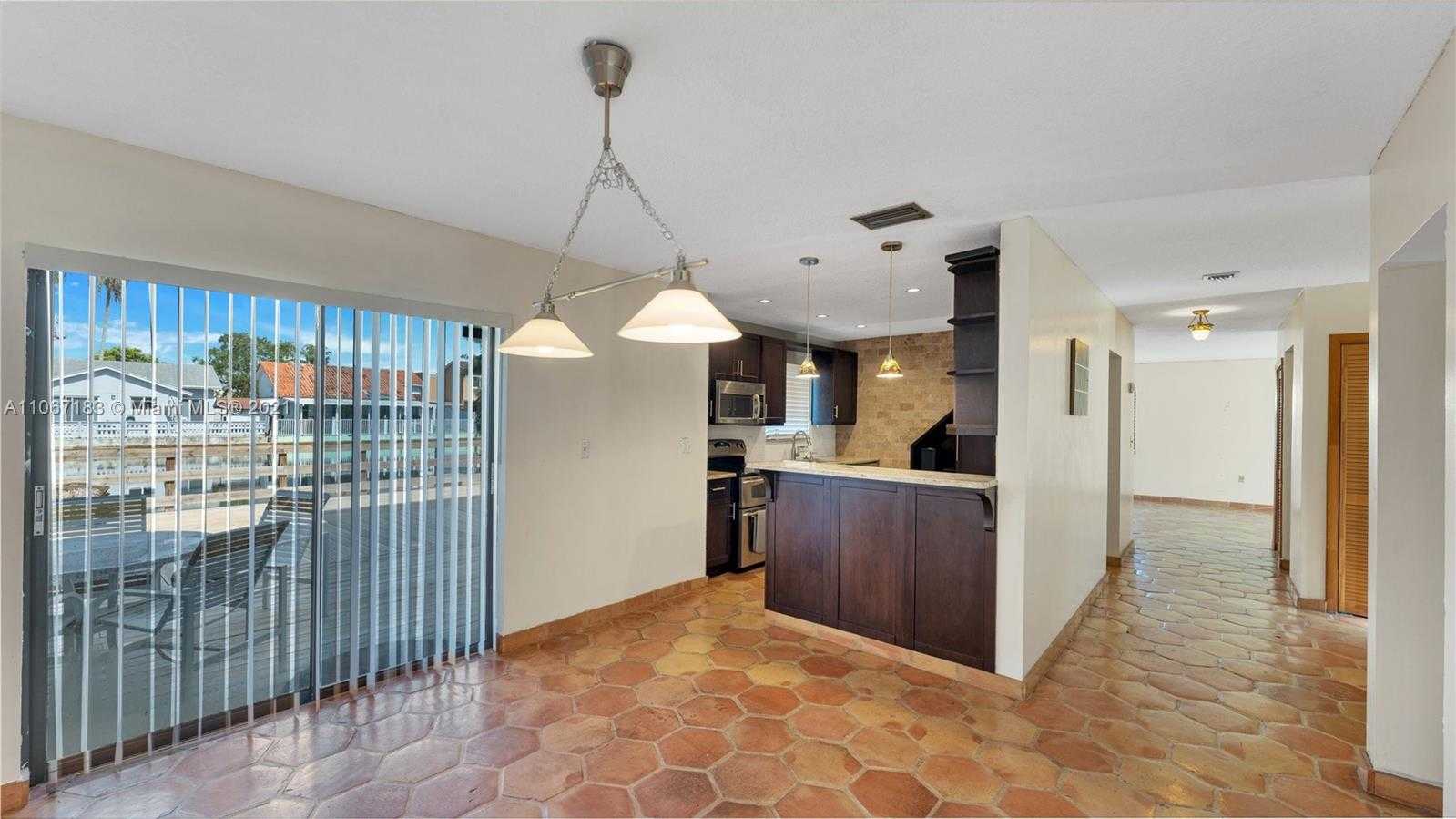 Small Image of 8200 SOUTH WEST 96TH CT, Miami Number 10