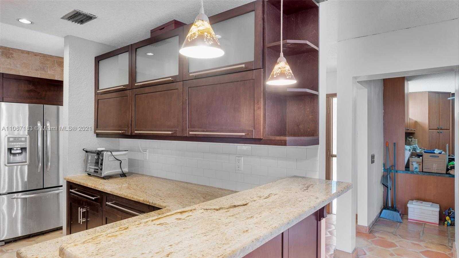 Small Image of 8200 SOUTH WEST 96TH CT, Miami Number 12