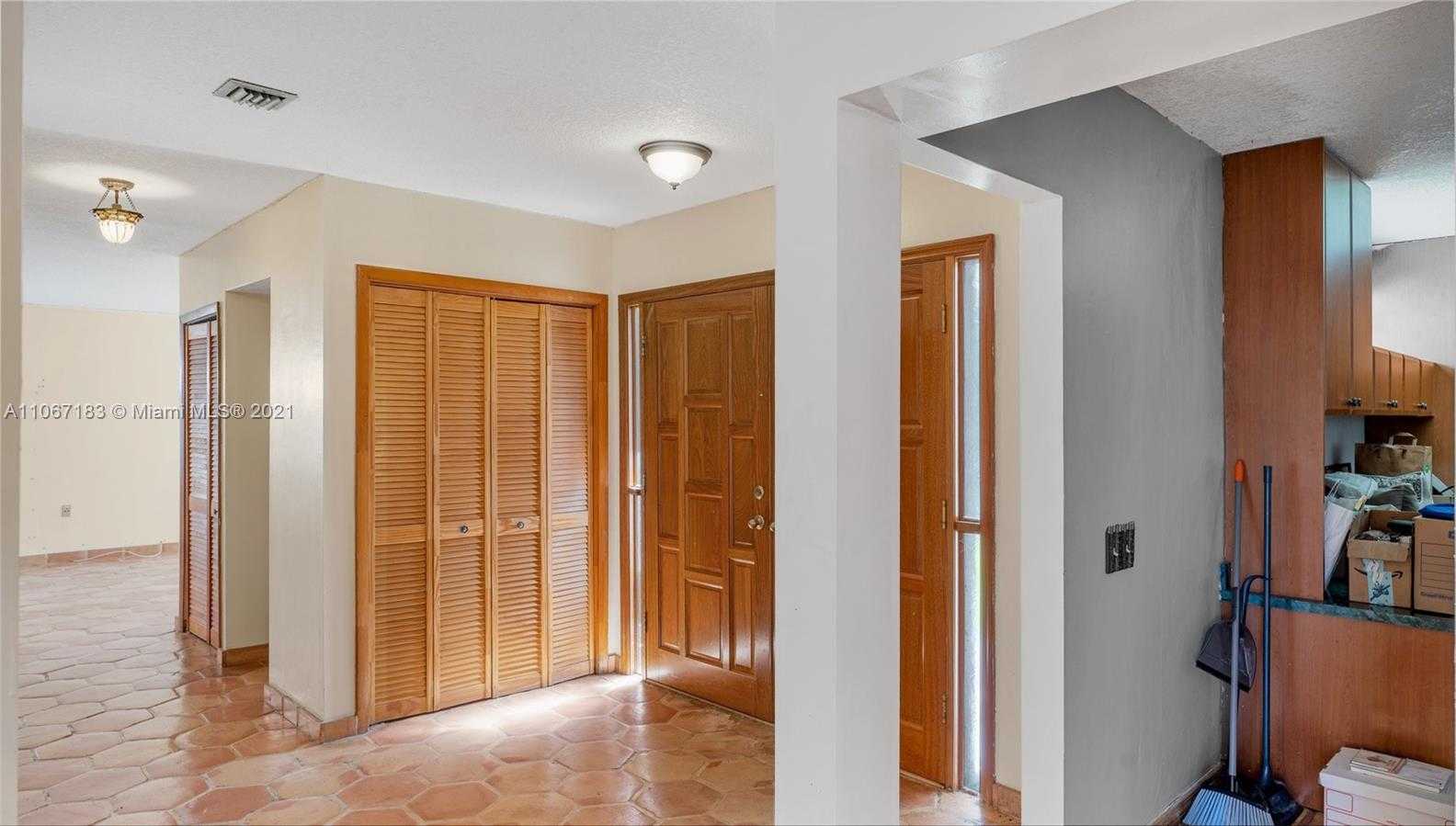 Small Image of 8200 SOUTH WEST 96TH CT, Miami Number 13