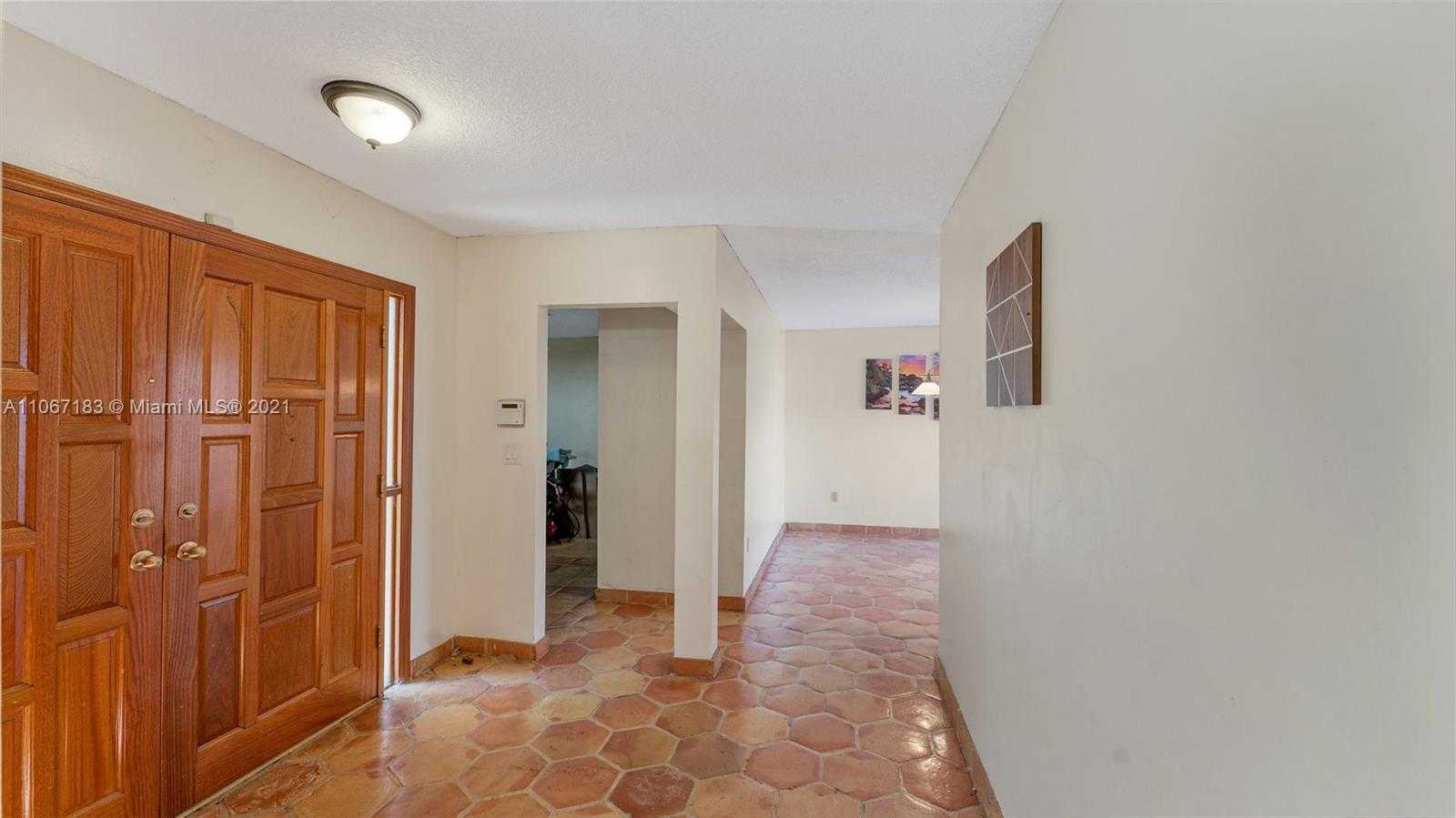 Small Image of 8200 SOUTH WEST 96TH CT, Miami Number 15