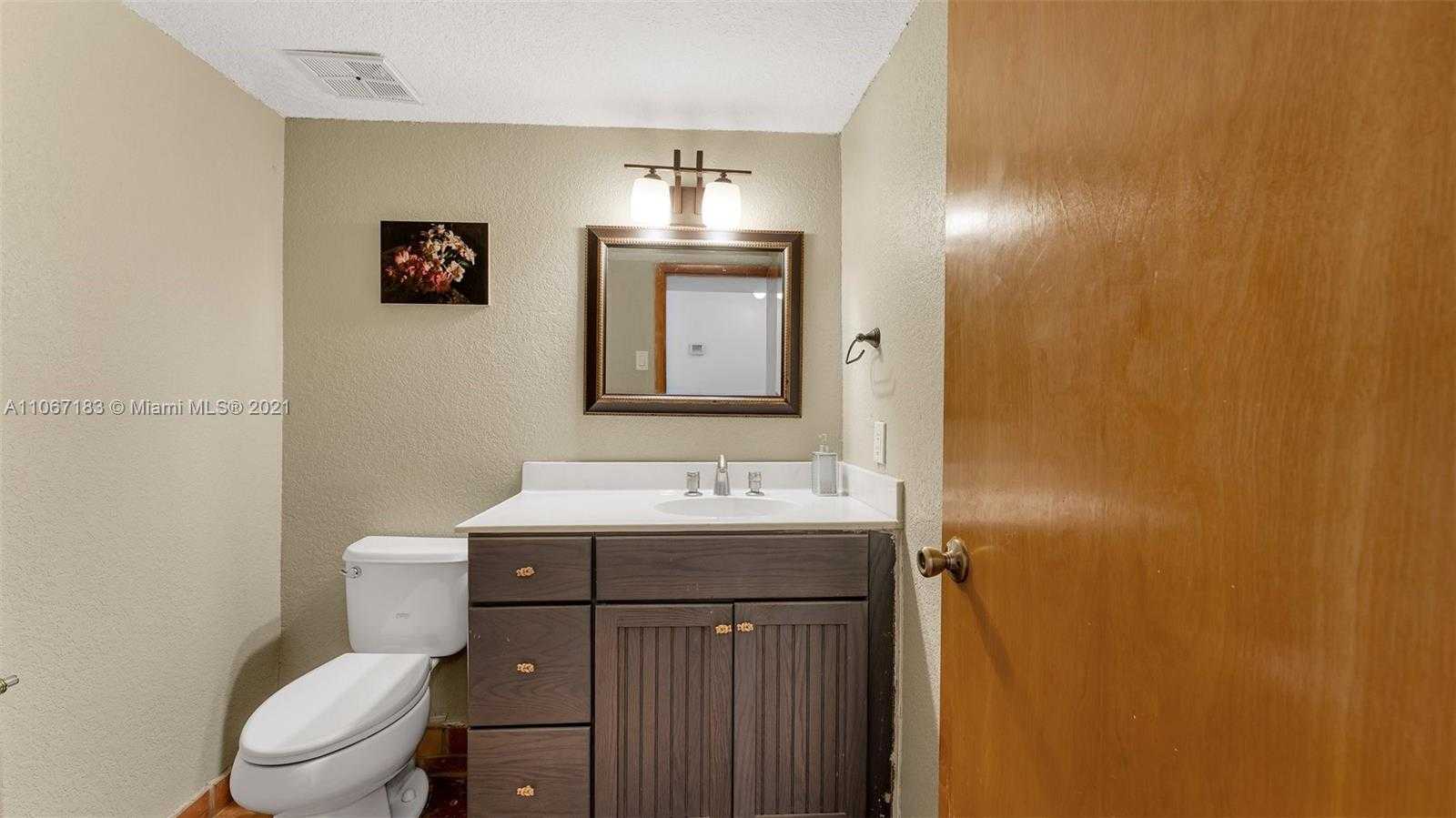 Small Image of 8200 SOUTH WEST 96TH CT, Miami Number 17