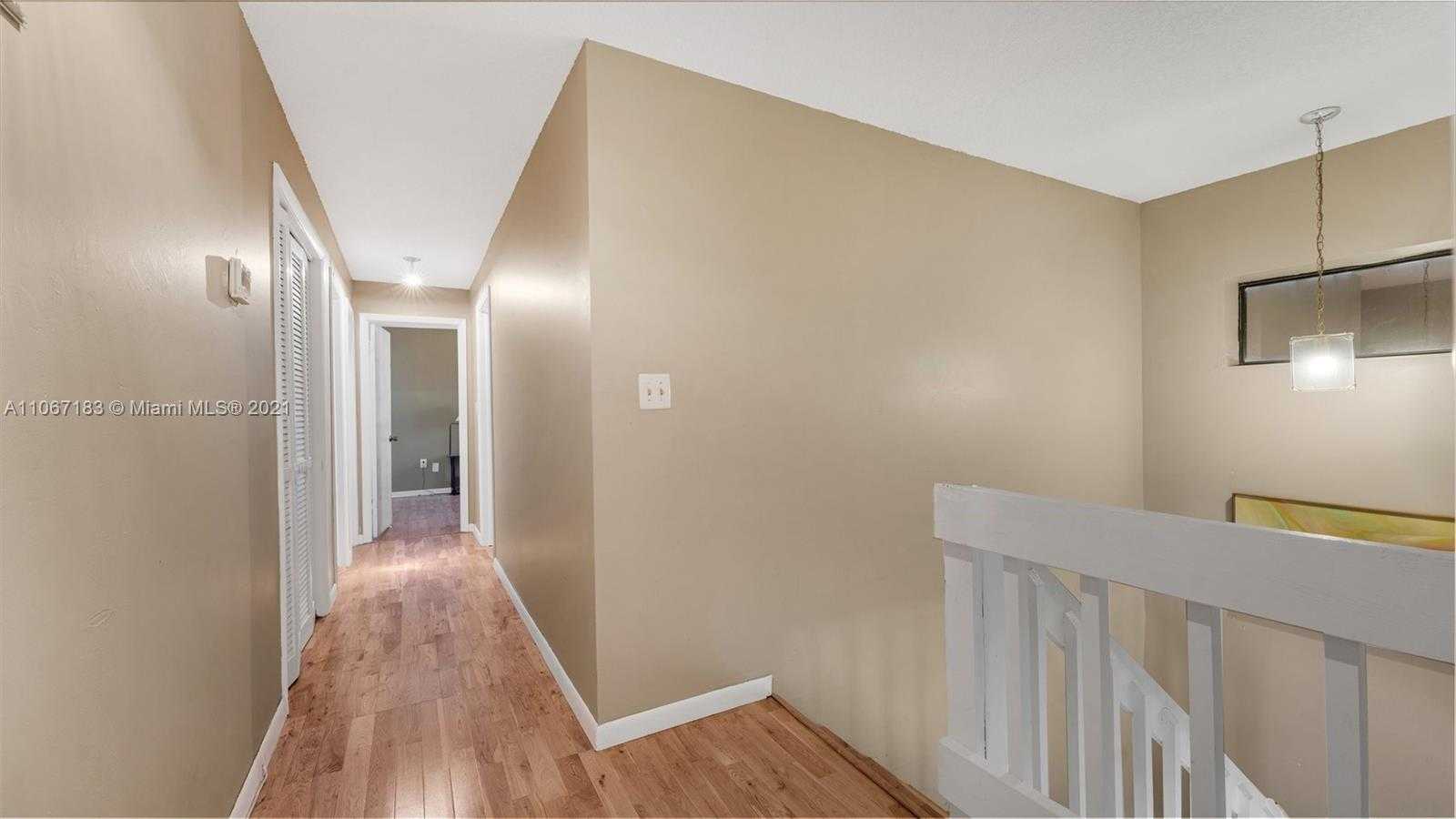 Small Image of 8200 SOUTH WEST 96TH CT, Miami Number 25