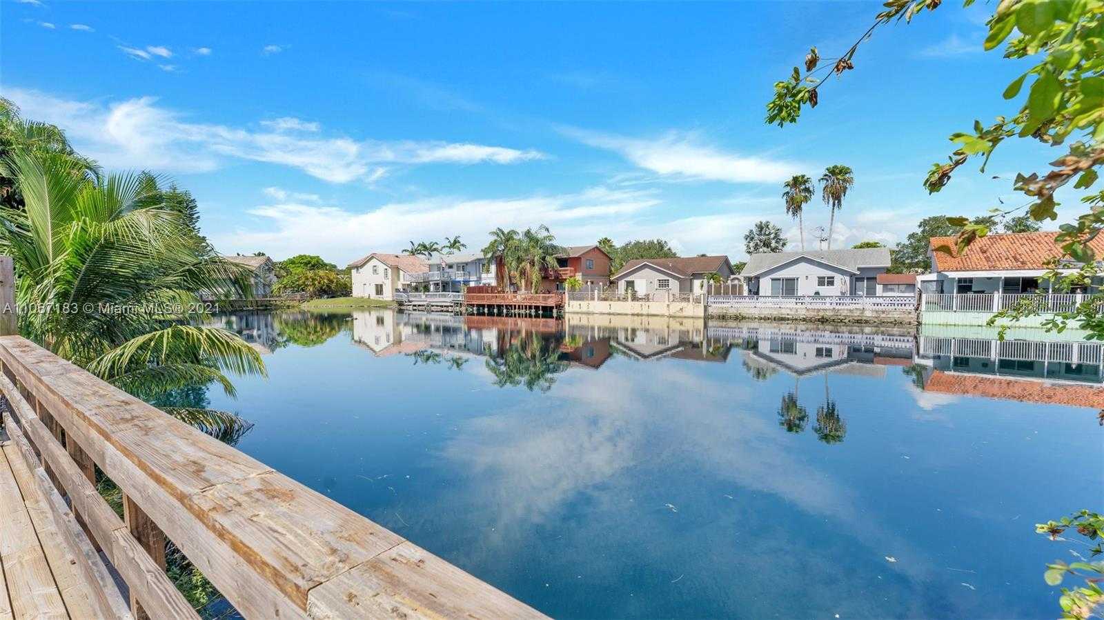 Small Image of 8200 SOUTH WEST 96TH CT, Miami Number 3