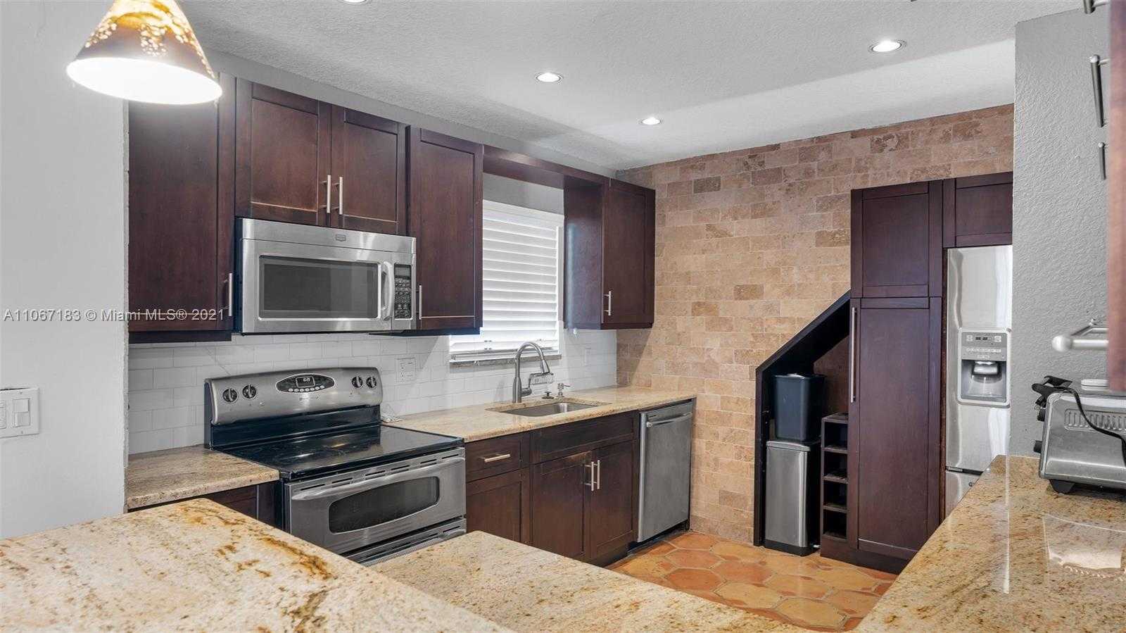 Small Image of 8200 SOUTH WEST 96TH CT, Miami Number 8