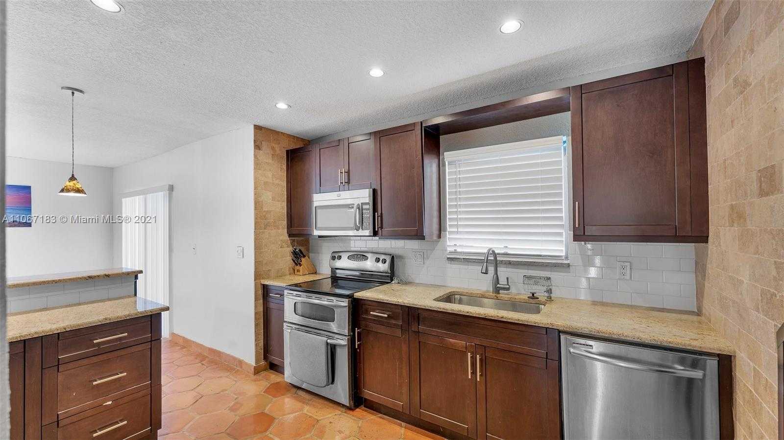 Small Image of 8200 SOUTH WEST 96TH CT, Miami Number 9