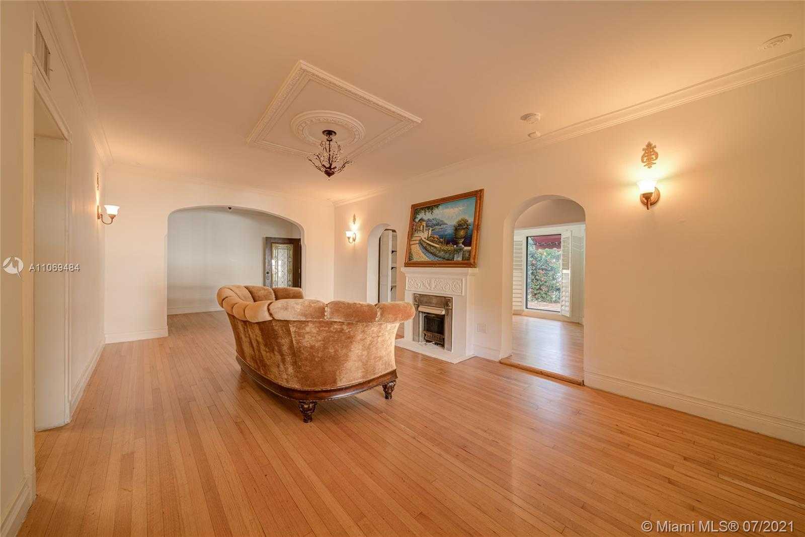 Small Image of 327 WEST 28TH ST, Miami Beach Number 3