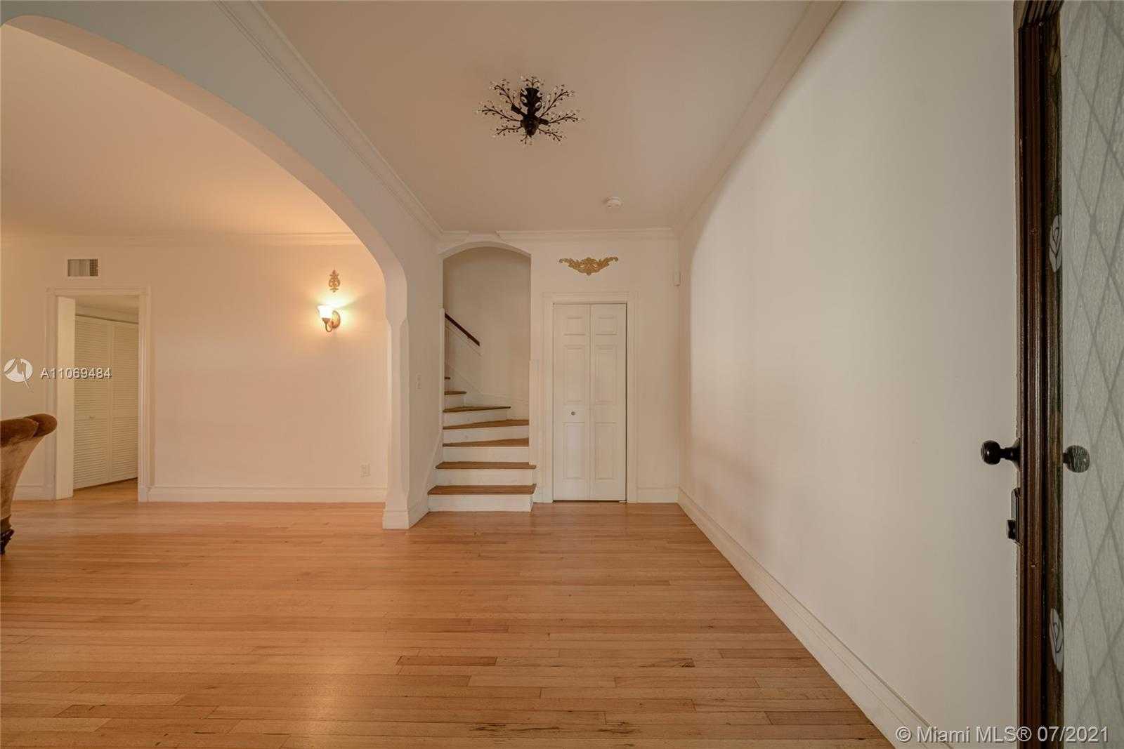 Small Image of 327 WEST 28TH ST, Miami Beach Number 7