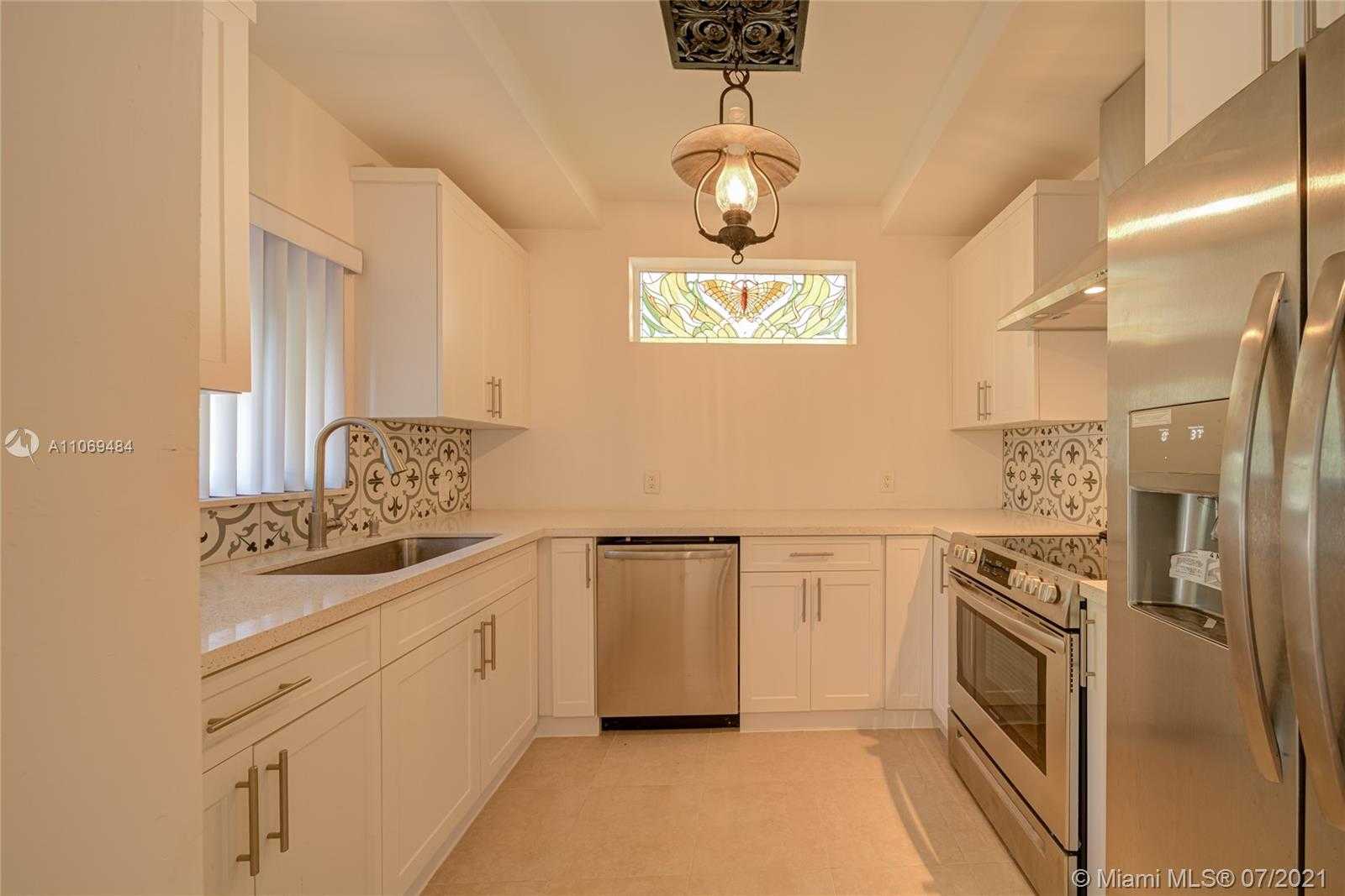 Small Image of 327 WEST 28TH ST, Miami Beach Number 8