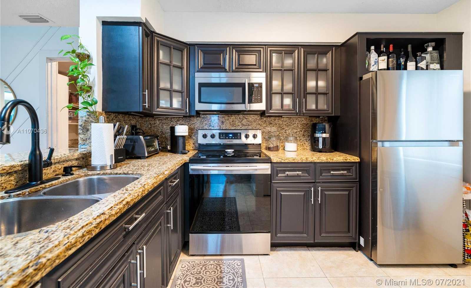 Small Image of 9066 SOUTH WEST 148TH CT, Miami Number 3