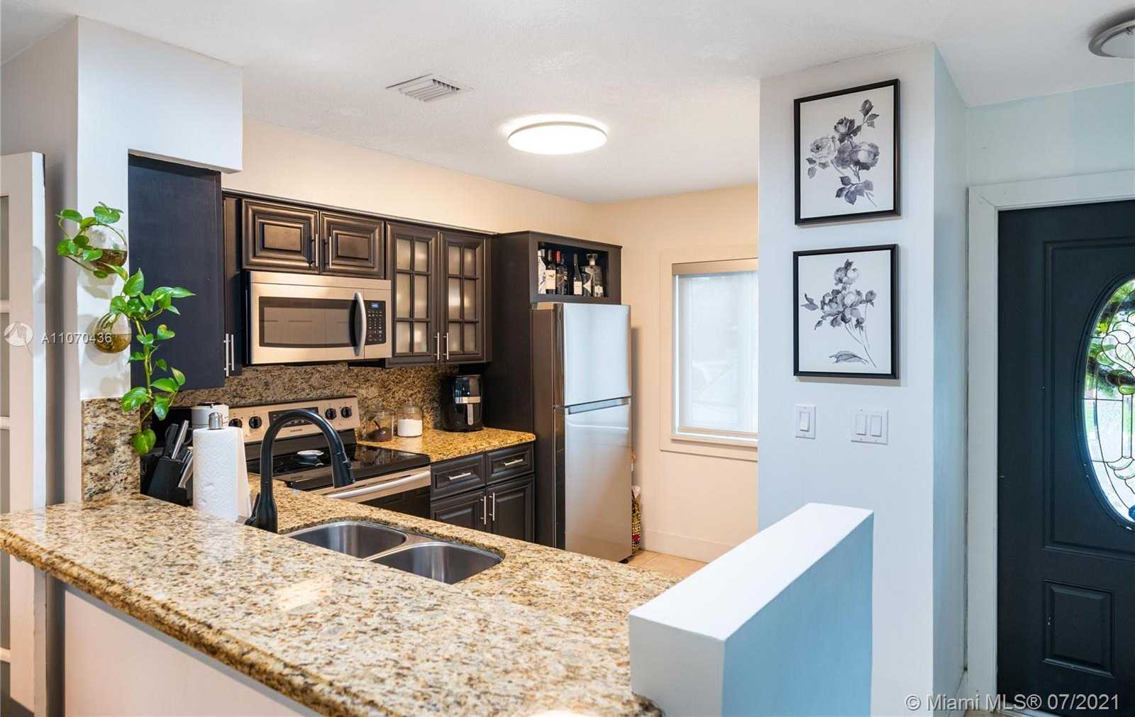 Small Image of 9066 SOUTH WEST 148TH CT, Miami Number 4