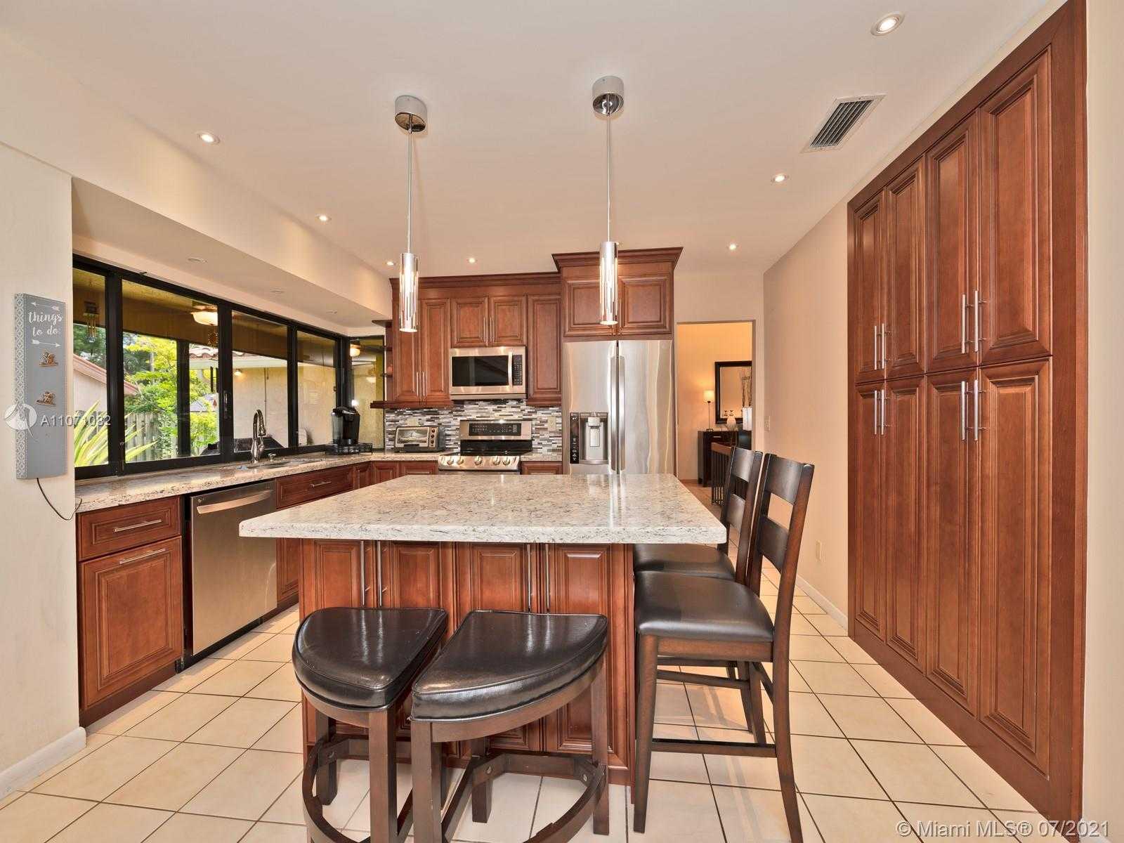Small Image of 10401 NORTH WEST 7TH ST, Plantation Number 13