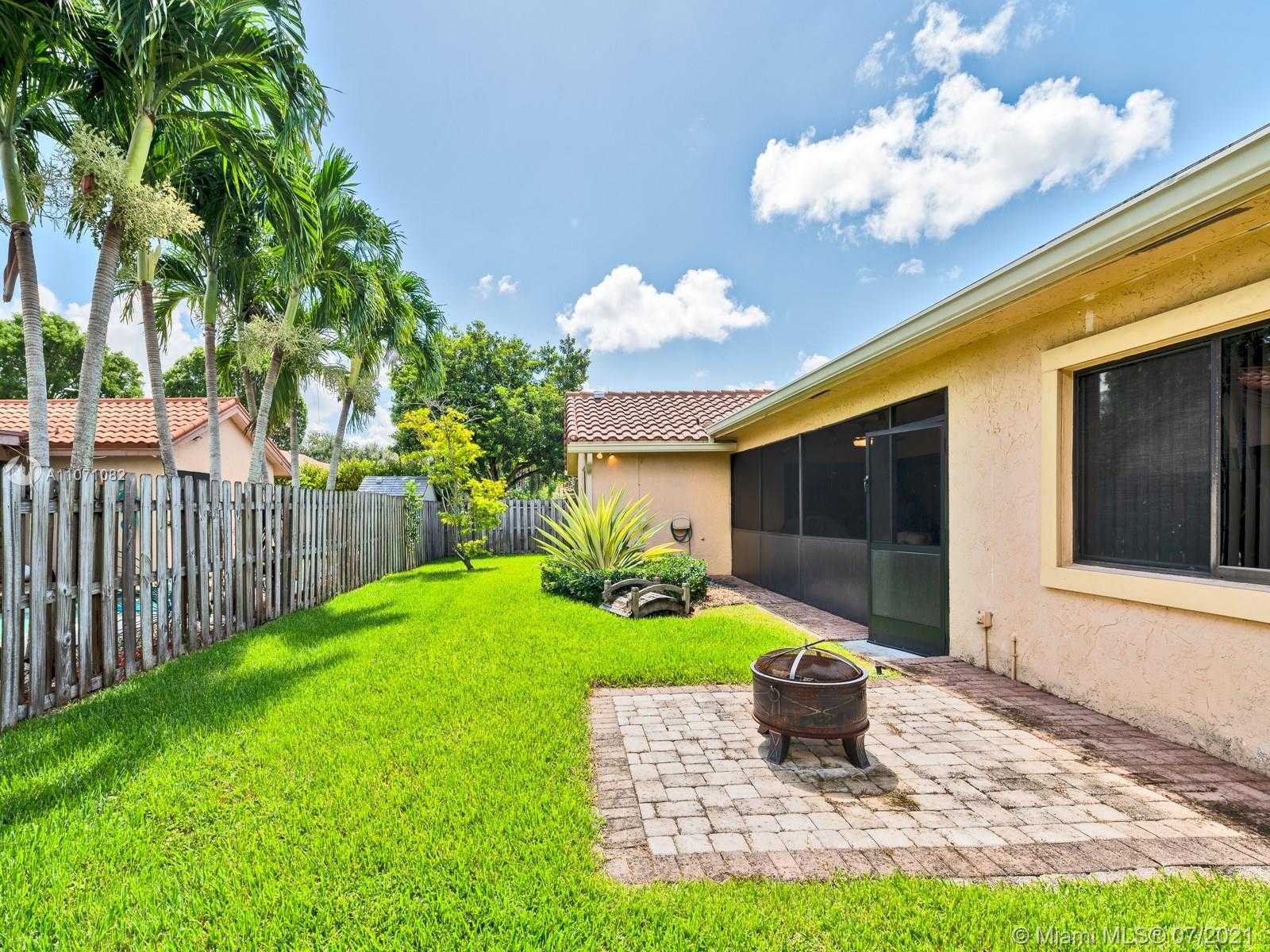 Small Image of 10401 NORTH WEST 7TH ST, Plantation Number 25