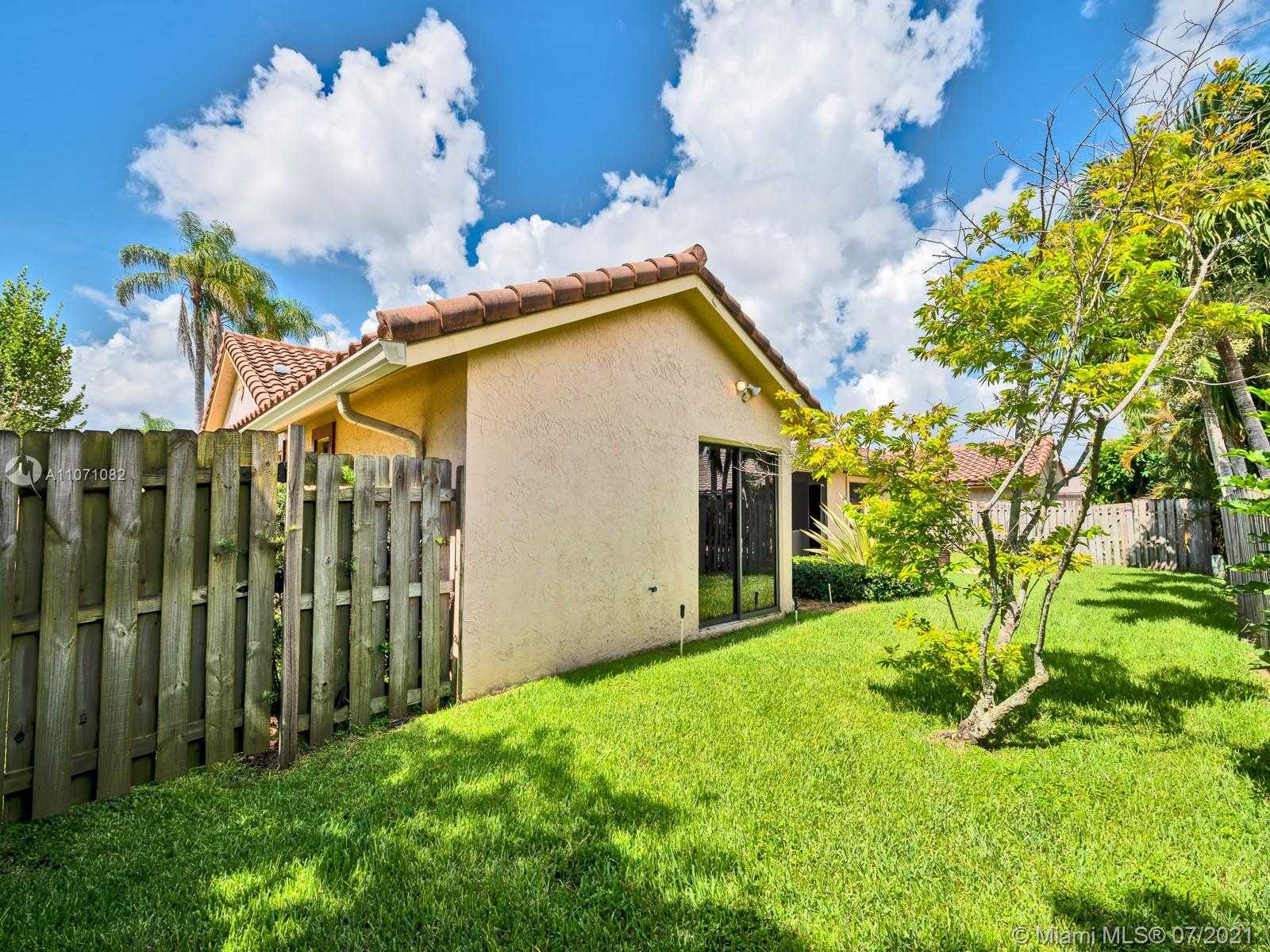 Small Image of 10401 NORTH WEST 7TH ST, Plantation Number 27
