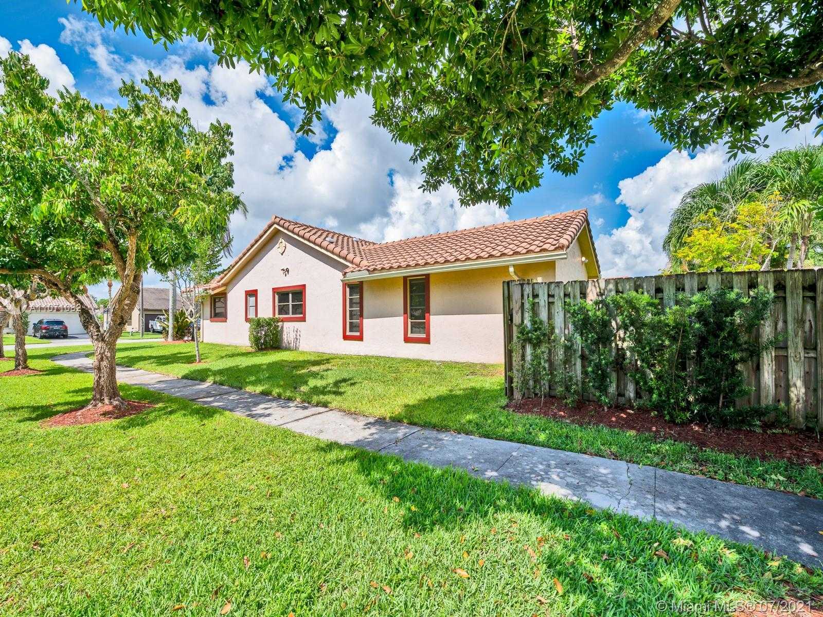 Small Image of 10401 NORTH WEST 7TH ST, Plantation Number 4