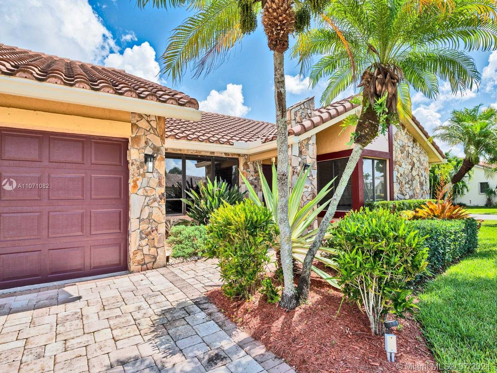 Small Image of 10401 NORTH WEST 7TH ST, Plantation Number 5