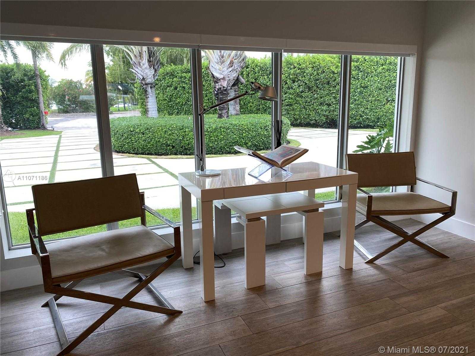 Small Image of 2190 ALAMANDA DR, North Miami Number 40