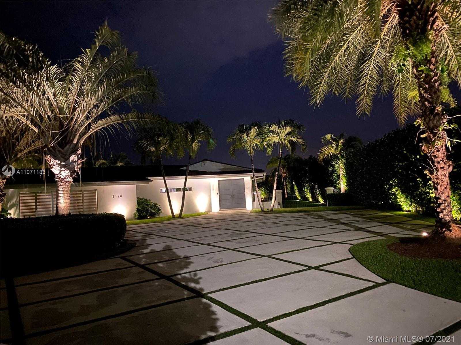 Small Image of 2190 ALAMANDA DR, North Miami Number 51