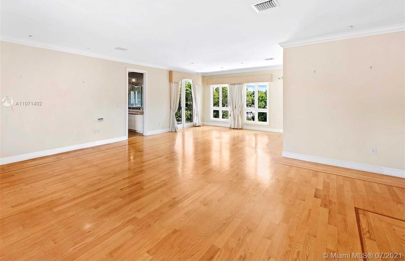 Small Image of 380 ISLA DORADA BLVD, Coral Gables Number 10