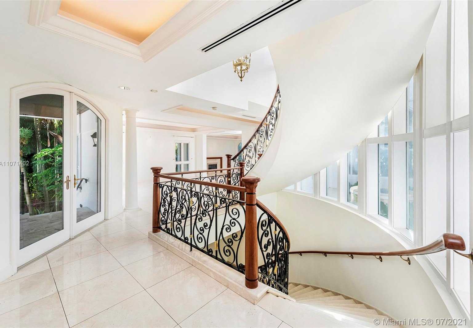 Small Image of 380 ISLA DORADA BLVD, Coral Gables Number 13