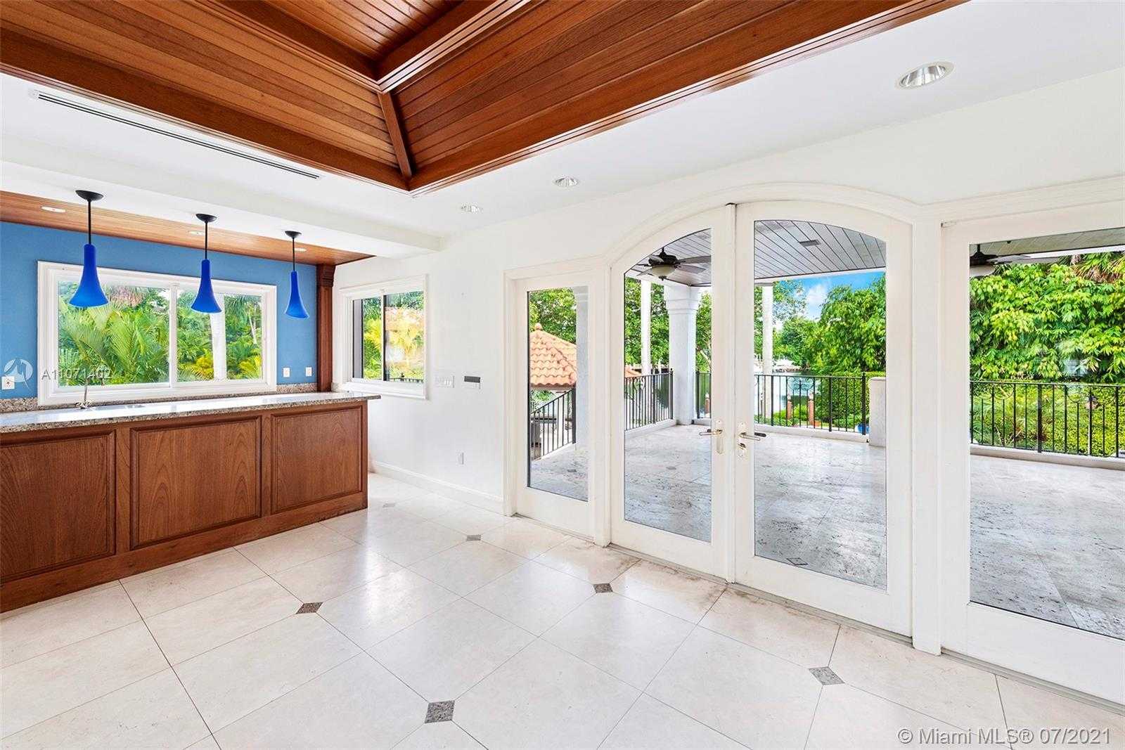Small Image of 380 ISLA DORADA BLVD, Coral Gables Number 5