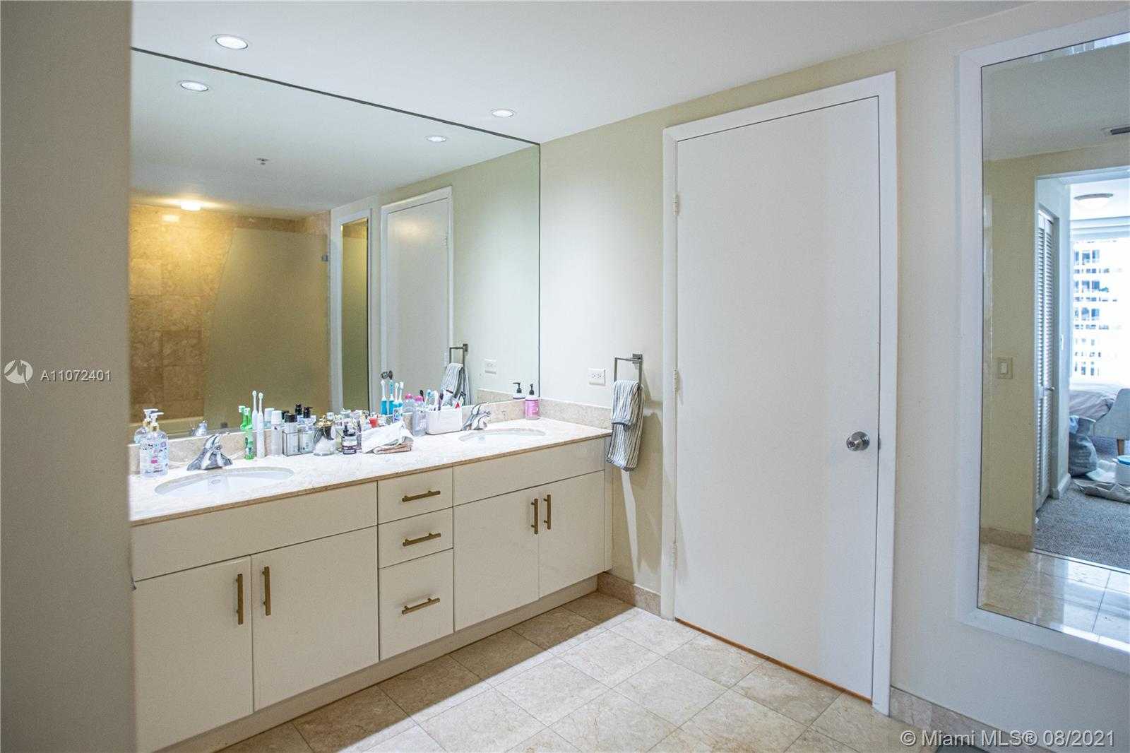 Small Image of 801 BRICKELL KEY BLVD 2808, Miami Number 28